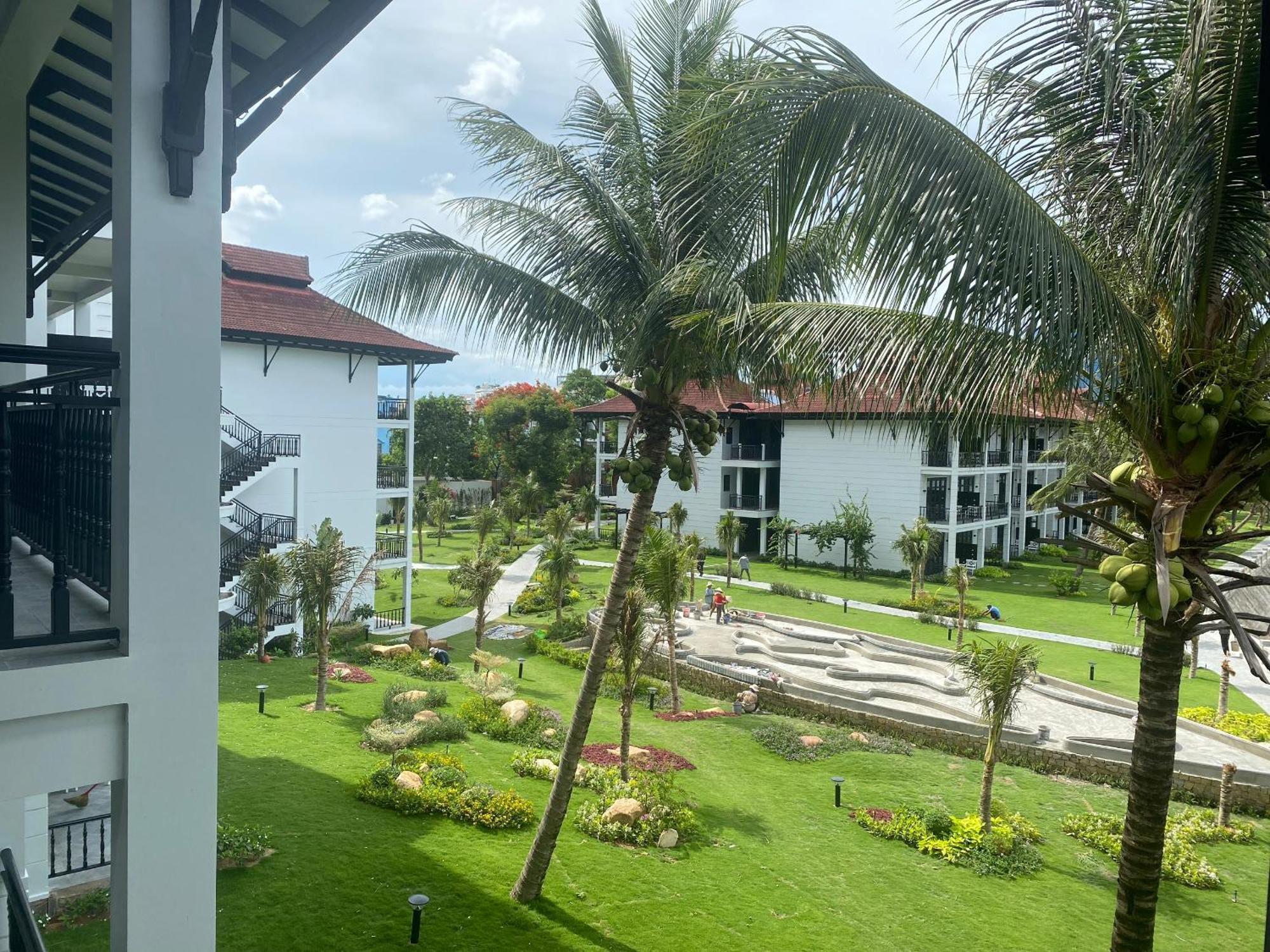 Dankbaar Resort Куи Нхон Екстериор снимка